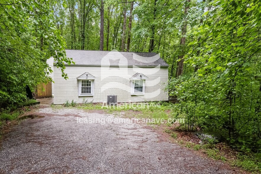 Building Photo - 30 Forest Dr