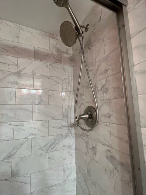 Building Photo - 568 Thrush Ct