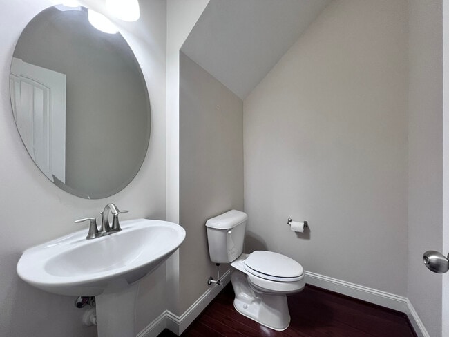 Building Photo - 2707 Masonboro Ferry Dr