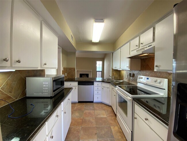 Building Photo - 751 Bering Dr