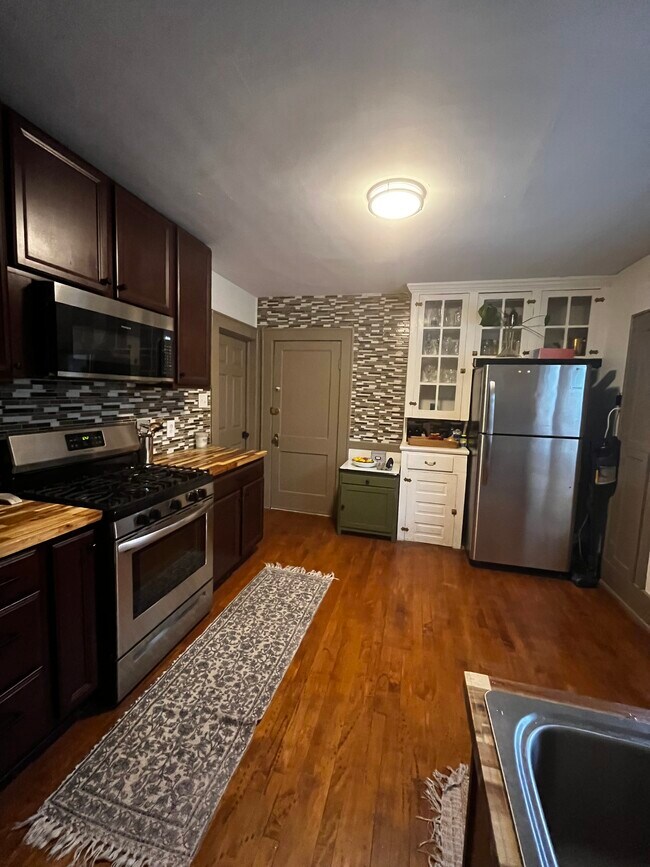 Building Photo - 432 Tennyson Ave