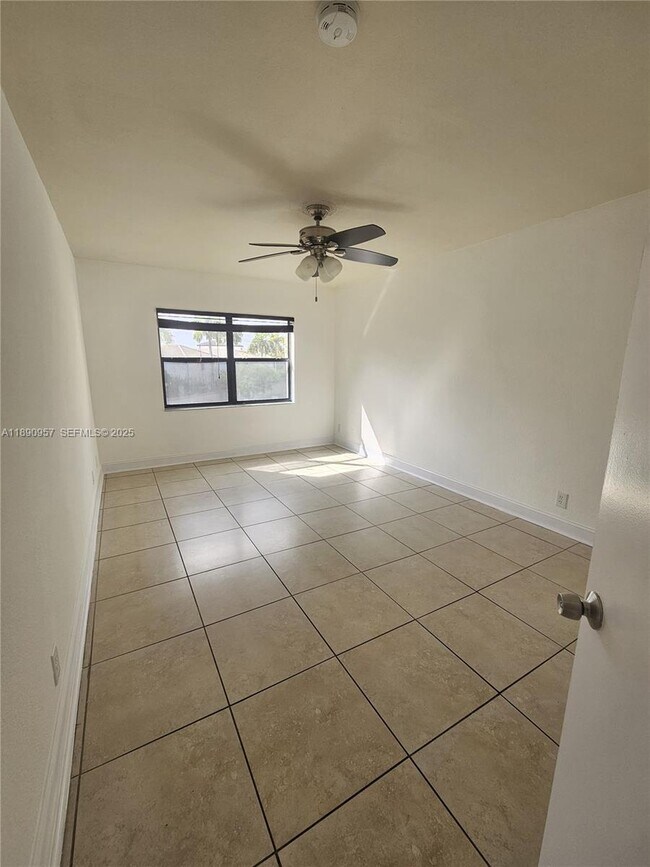 Building Photo - 8290 Lake Dr