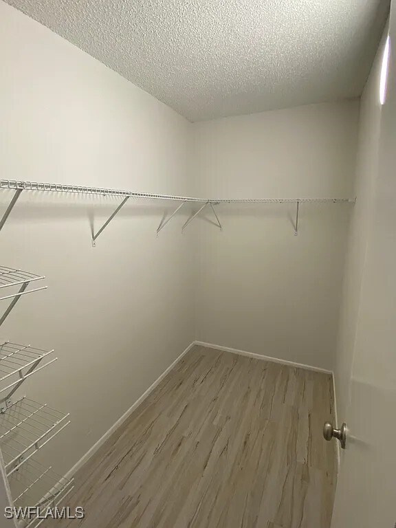 Building Photo - 190 Santa Clara Dr