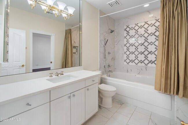 Building Photo - 5820 W Del Lago Cir