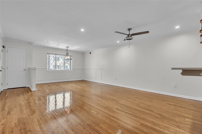 Building Photo - 116 Pelhamdale Ave