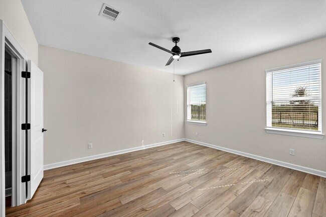 Building Photo - 3029 Sorrento Hl Dr