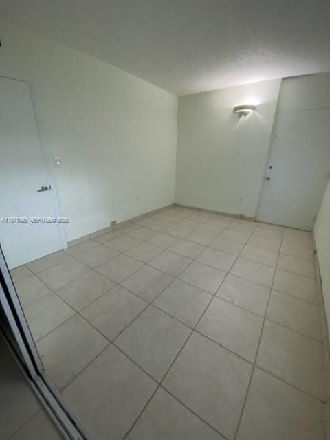 Building Photo - 2539 S Bayshore Dr