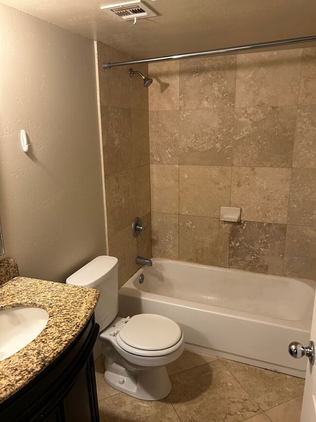 Building Photo - Beautiful Flagstaff Condo