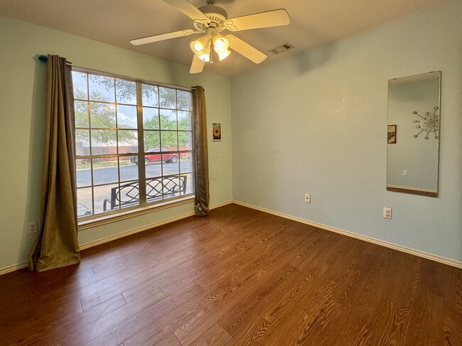 Building Photo - 8957 Taline Cir