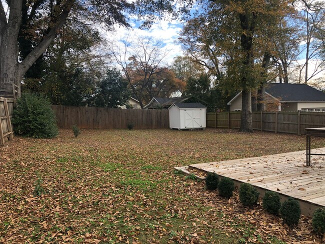 Building Photo - Greenville - 3 Bd/2Ba, 1400 SF