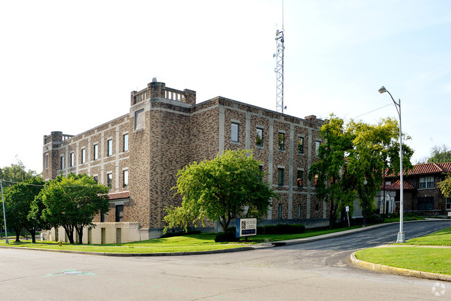 Building Photo - Stouder Center