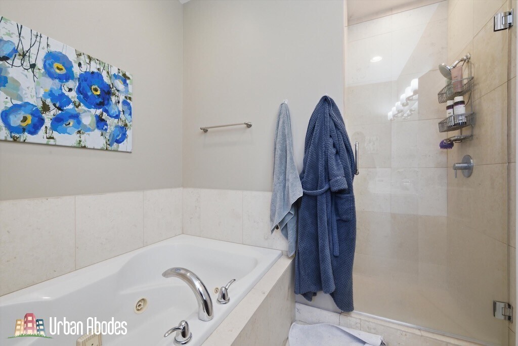 Building Photo - 2114 W Rice St