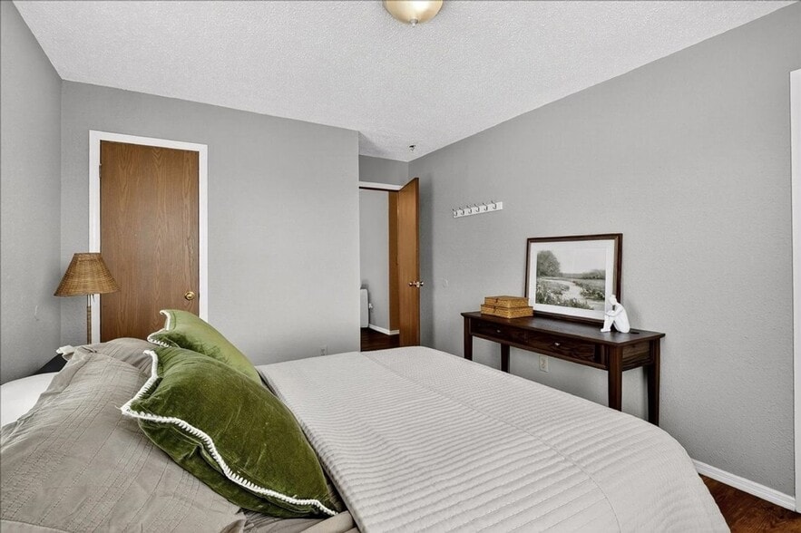 Building Photo - 221 Allen St