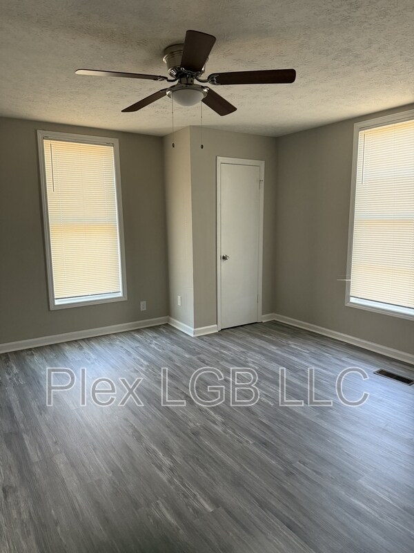 Building Photo - 12 Heard St