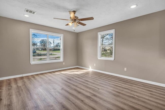 Building Photo - 508 N Oneal St
