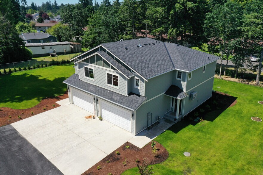 Front view - 954 152nd St E