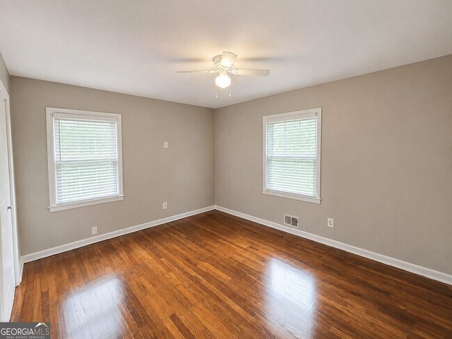 Building Photo - 2928 Belleau Ln SE
