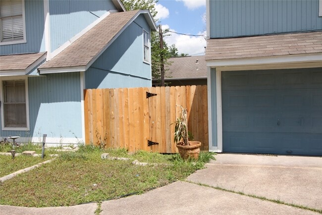 Building Photo - 5400 Sheldon St