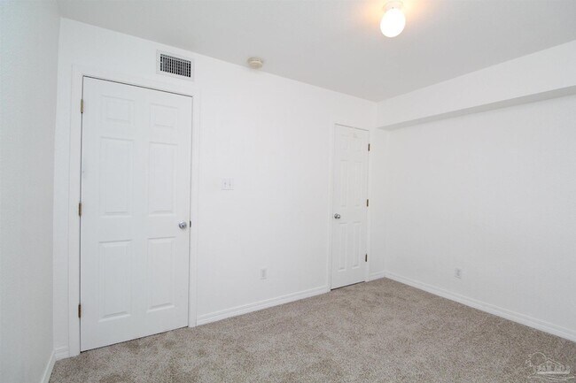 Building Photo - 710 Scenic Hwy