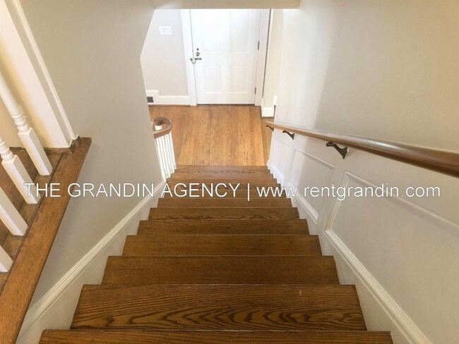 Building Photo - 1533 Brandon Avenue Southwest