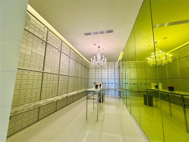Building Photo - 475 Brickell Ave