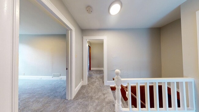 Building Photo - Madison/W.95th neighborhood : 3 bedroom/1 bath single family house available NOW.
