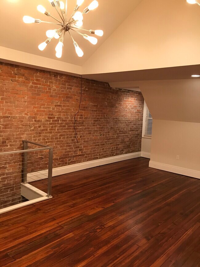 Building Photo - 301 Belonda St