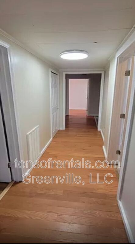 Building Photo - 2081 Hayne St