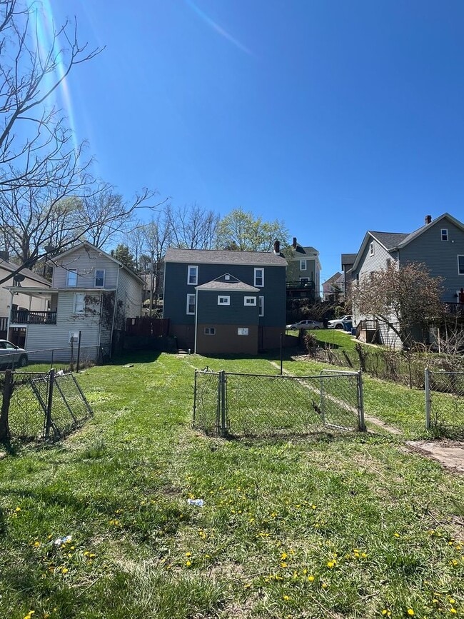 Building Photo - Fully Updated 3-Bed, 2-Bath Home – Greensburg, PA