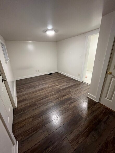 Building Photo - 115 Market St