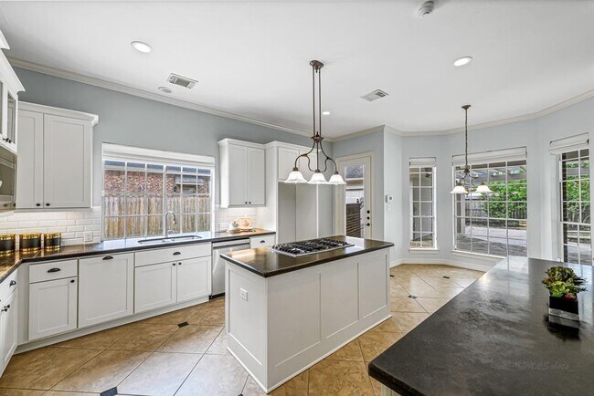 Building Photo - 4602 Gladesdale Park Ln