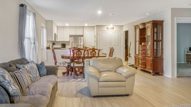 Building Photo - 3-BEDROOM LENNAR HOME IN NORTHEAST CROSSING