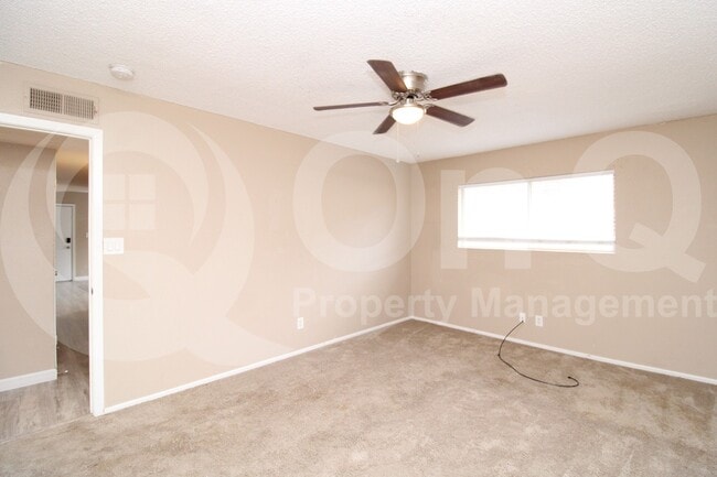 Building Photo - 1130 E Butler Dr