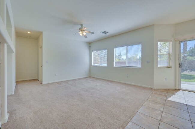Building Photo - SW!! Southern Highlands!!! 4 Bedrooms!!!  ...