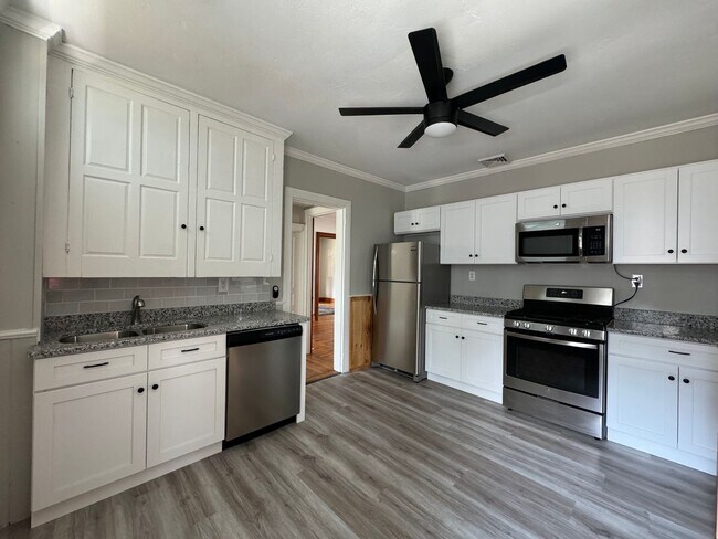 Building Photo - Beautifully Renovated 3 Bedroom Home in York