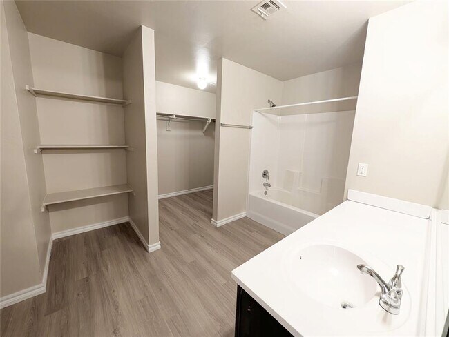 Building Photo - 3332 SE 94th St