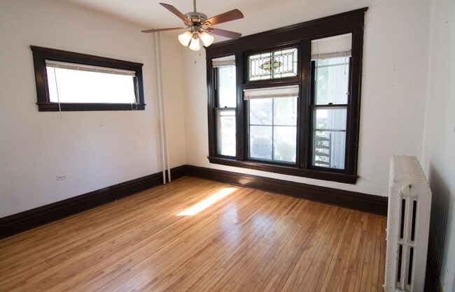 Building Photo - 2115 3rd Ave