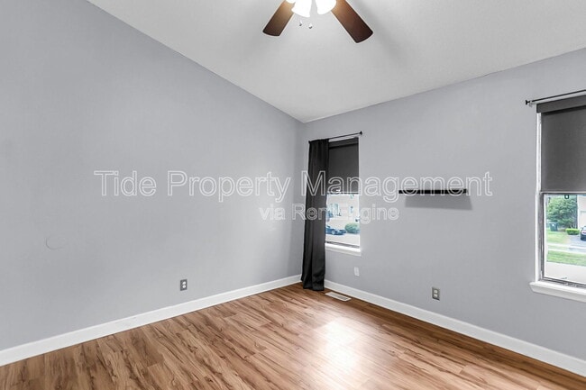 Building Photo - 206 Pine Shadow Dr