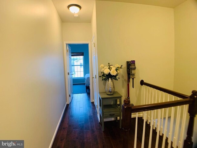 Building Photo - 42627 Homefront Terrace