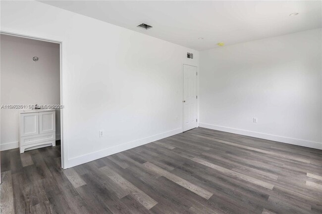 Building Photo - 1063 NW 31st St