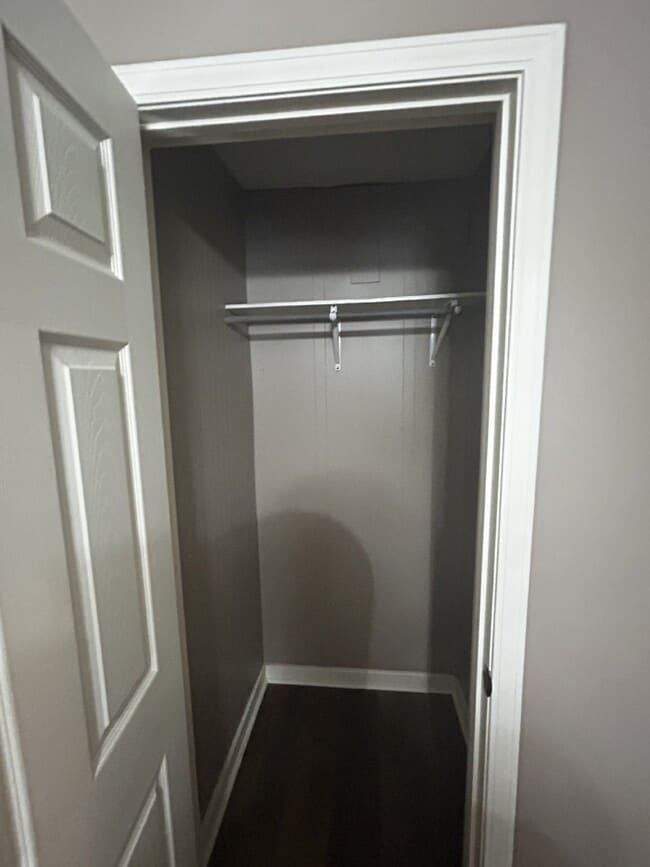 Building Photo - 451 Mill St