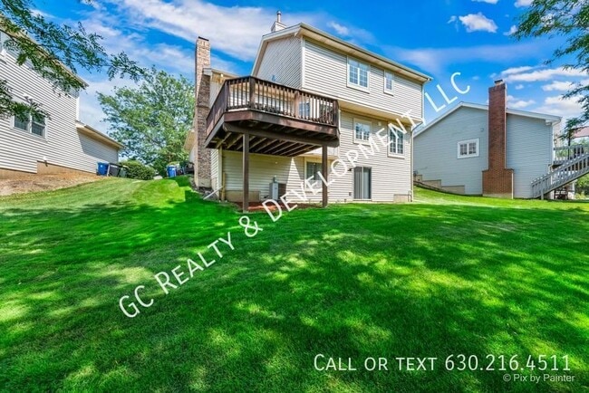 Building Photo - 590 Golfers Ln