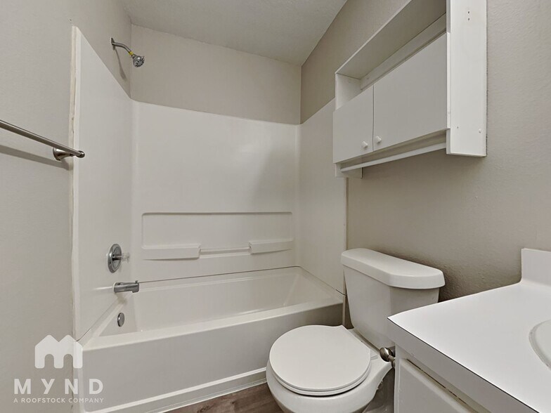 Building Photo - 14128 Broken Arrow Dr