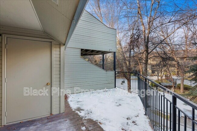 Building Photo - 3675 S Gekeler Ln