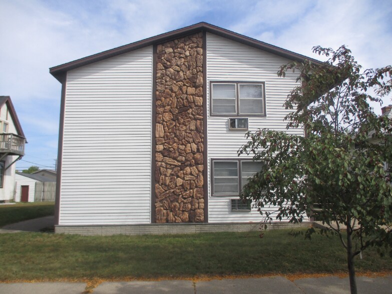 Primary Photo - 508 9th St N