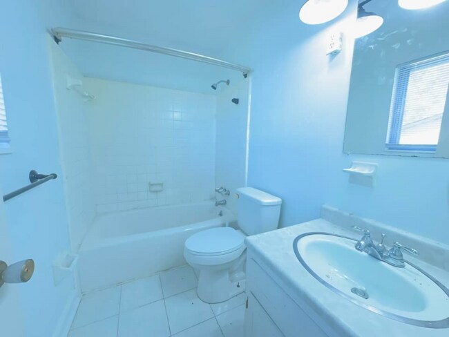 Building Photo - 2817 Caldwell Dr