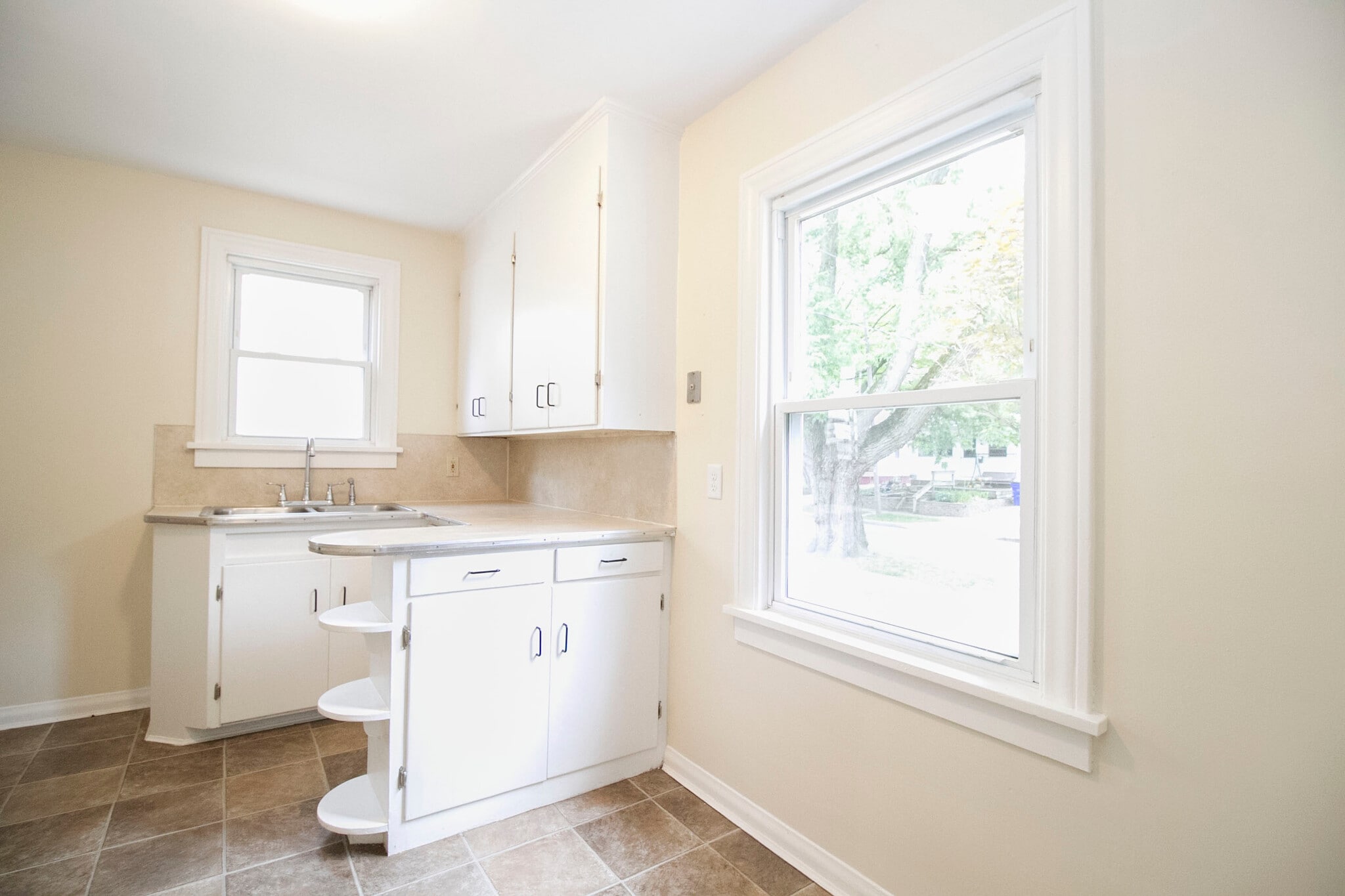 Building Photo - 2016 Balkan Pl