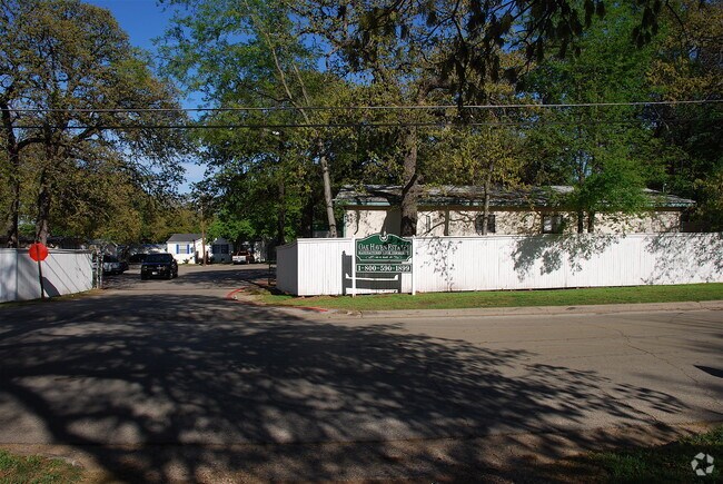 Building Photo - Oak Haven Estates
