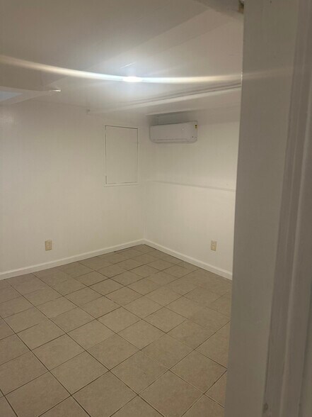 Building Photo - 2108 Pitman Ave
