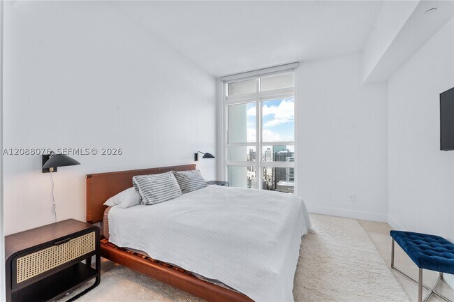 Building Photo - 950 Brickell Bay Dr